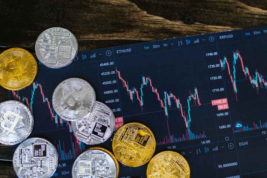 Top 5 Cryptocurrencies for Long-Term Investment: Bitcoin, Ethereum, Cardano, Binance Coin, and Polkadot